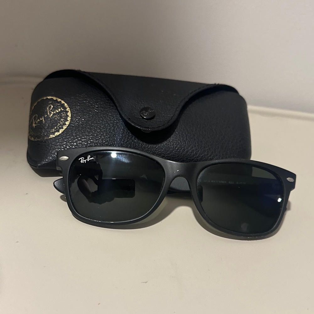 Ray-Ban Black Sunglasses with Case